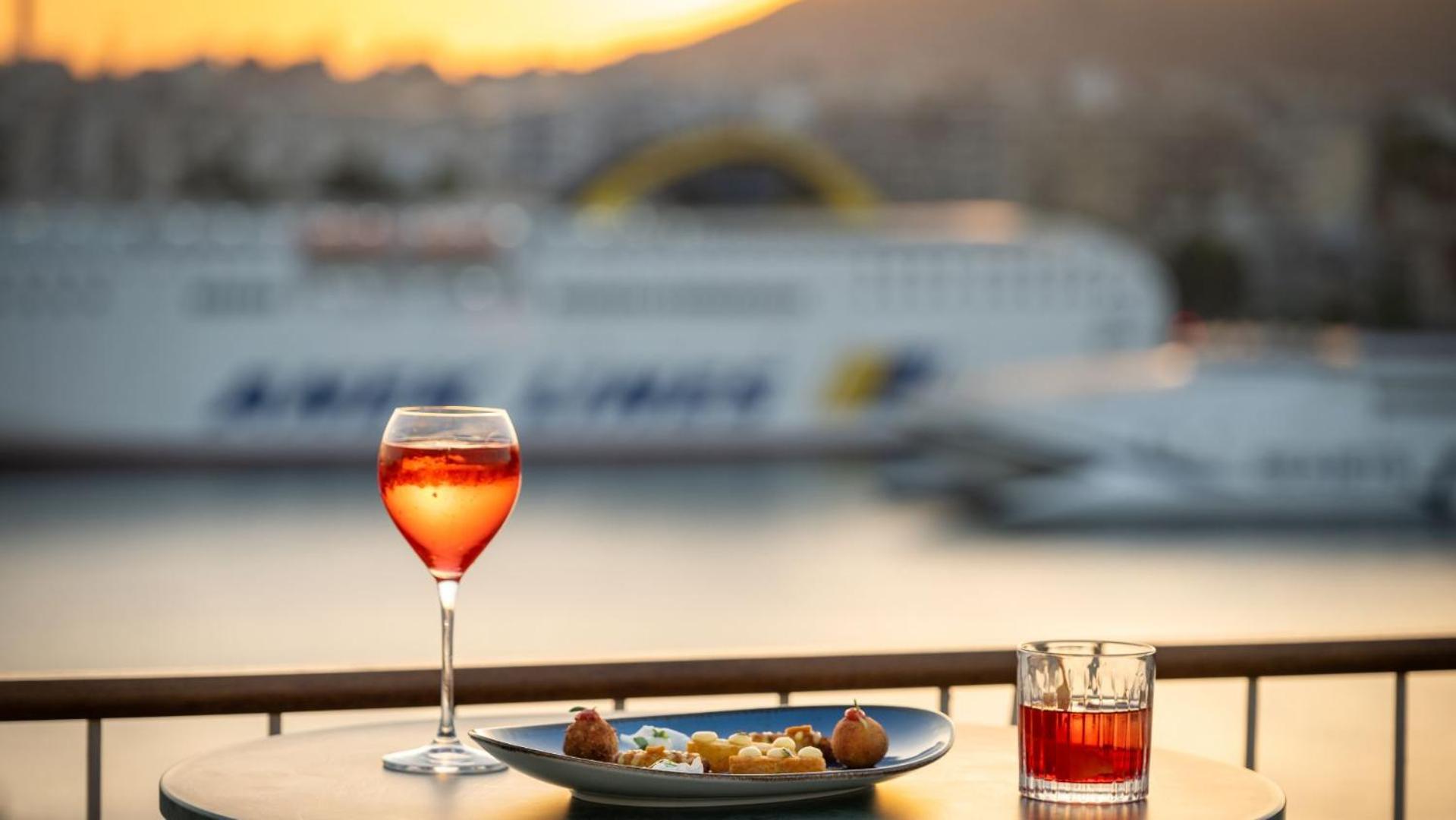 Mitsis N'u Port 4* Piraeus